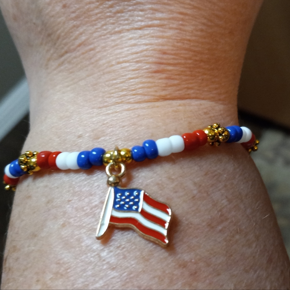 Red, White & Blue Beaded American Flag Charm Bracelet - Picture 3 of 3